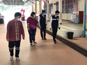 ลงพื้นที่สำรวจท่อระบายน้ำเสีย ภายในโรงเรียนเทศบาล 1 วัดเทพมงคล เพื่อเตรียมความพร้อมก่อนเปิดภาคเรียน