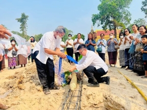 ร่วมทำบุญ และร่วมพิธียกเสาเอก เสาโท สร้างศาลาสันติสุข (ศาลานาบุญ) วัดอำนาจเจริญ (วัดหนองแซง) อำเภอเมือง จังหวัดอำนาจเจริญ