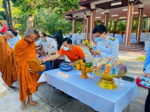 ร่วมพิธีทำบุญตักบาตร เนื่องในโอกาสมหามงคล วันคล้ายวันประสูติ ๔ กรกฎาคม ๒๕๖๔ สมเด็จพระเจ้าน้องนางเธอ เจ้าฟ้าจุฬาภรณวลัยลักษณ์ อัครราชกุมารี กรมพระศรีสวางควัฒน วรขัตติยราชนารี