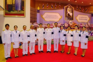 พิธีวางพวงมาลาถวายราชสักการะพระบาทสมเด็จพระมงกุฏเกล้าเจ้าอยู่หัว