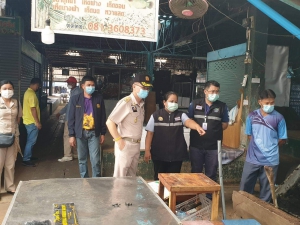 ขุดลอกท่อระบายน้ำบริเวณตลาดสดเทศบาล1