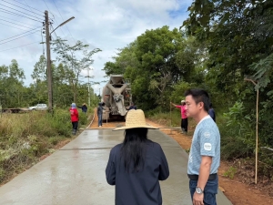 ลงพื้นที่ติดตามความคืบหน้าโครงการก่อสร้างและปรับปรุงถนน ณ ซอยอนุสรณ์ ชุมชนทุ่งสว่าง
