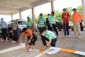 ลงพื้นที่ ตีช่องเส้นจราจรและทาสี บริเวณ ขนส่งอำนาจเจริญ